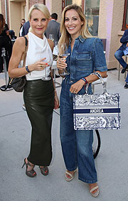 Sonja Kiefer, Andrea Kaiser beim Alpine Cocktail anlässlich der Eröffnung des Alpine Showrooms in der Motorworld in München (©Foto: Martin Schmitz)